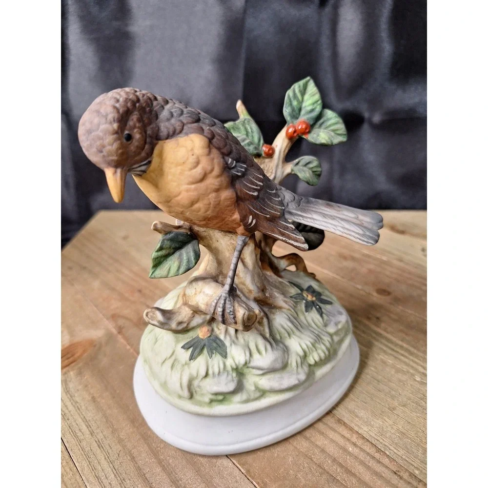Vintage 1970s Working Gorham Porcelain Robin Music Box Figurine Hand Painted